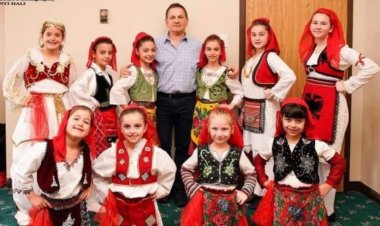 GRUPI I VALLEVE “SHQIPONJAT E VOGLA” NË KANADA