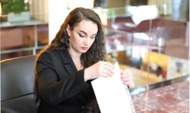 Linda Shaqiri - AKTOR TEATRI (poezi)