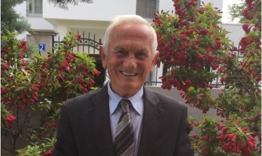 Arif Bozaxhi - ZARFI (poezi)