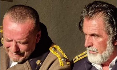 DRAMA KATËR EPOLETAT