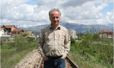 Safet Hyseni - UDHËS PA ADRESË (poezi)