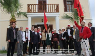 Fotoekspozitë me rastin e 110 vjetorit të Pavarësisë së Shqipërisë