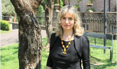 Irma Kurti - (poezi)
