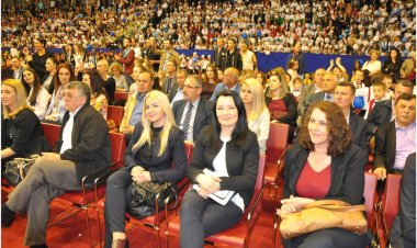 Valbona Hadri - MĒRGIMTARI