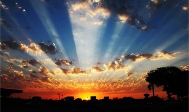 Skender Lazaj - UNË I ZHDUKURI I SHEKULLIT