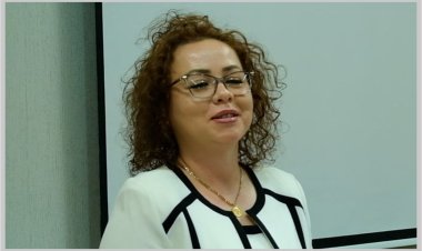 Fjolla Muhaxhiri - MOS PYET SE MË LËNDON