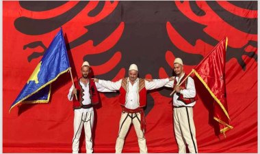 Angela Kosta -Aktivitet kulturor shqiptar në Itali (shqip/italisht)