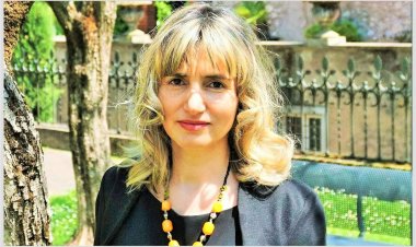 “POEZIA PA KUFIJ”, shqipëroi Irma Kurti