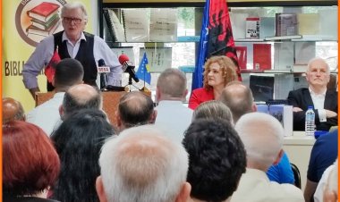 Promovim libri