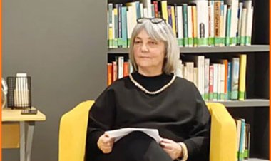 Angela Kosta intervista l'artista e poetessa Monica Casini