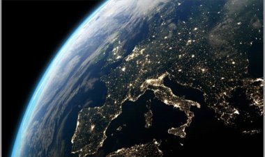 A jemi në agimin e një epoke të re ...(Përktheu Ismail Ismaili)