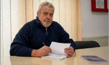 „Tricoul cu Eminescu” de Răzvan Ducan