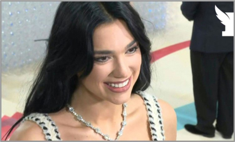 Mbretëresha e popit britanik Dua Lipa (Përktheu Ismail Ismaili)