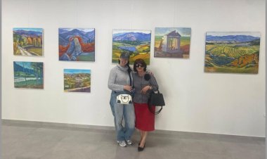 Bardha Alimeta- “KISS ” - Një pikturë që flet me heshtje (Përgatiti: Angela Kosta)