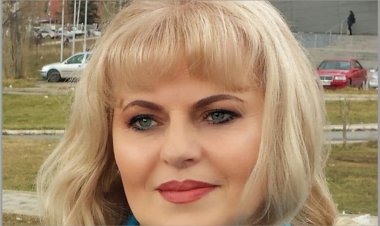 Drita Kosumi - Biografi dhe cikël poetik Përgatiti (Abdullah Troshupa)