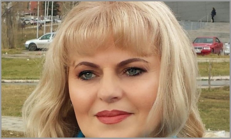 Drita Kosumi - Biografi dhe cikël poetik Përgatiti (Abdullah Troshupa)