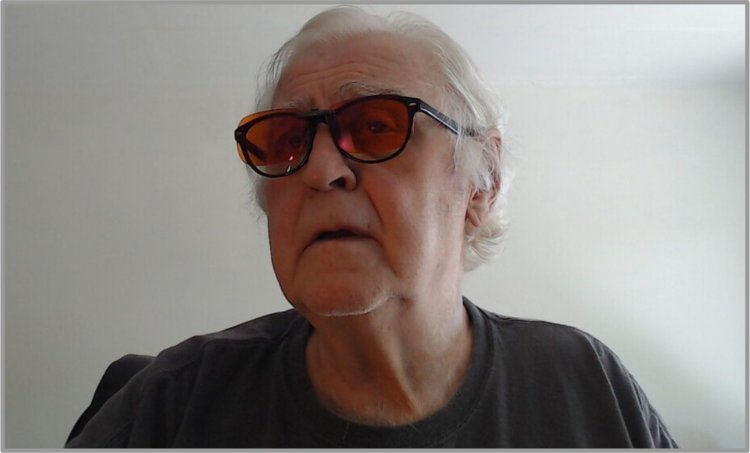 Michael Lee Johnson (Përktheu Irma Kurti)