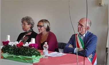 Angela Kosta, Fituese e shumë Çmimeve...