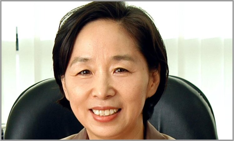 Koo Myong-Sook - Përmbledhja poetike e Angela Kostës “PERLA E DASHURISË”