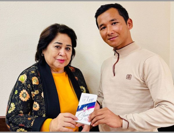 The “Heart Phone” of renowned Uzbek poet Farida Afruz