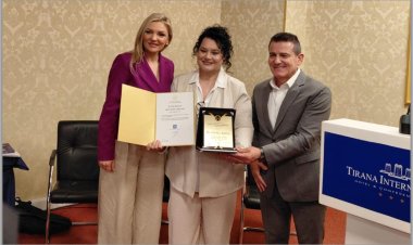 Angela Kosta nderohet me Çmimin e lartë "Branko Merxhani"