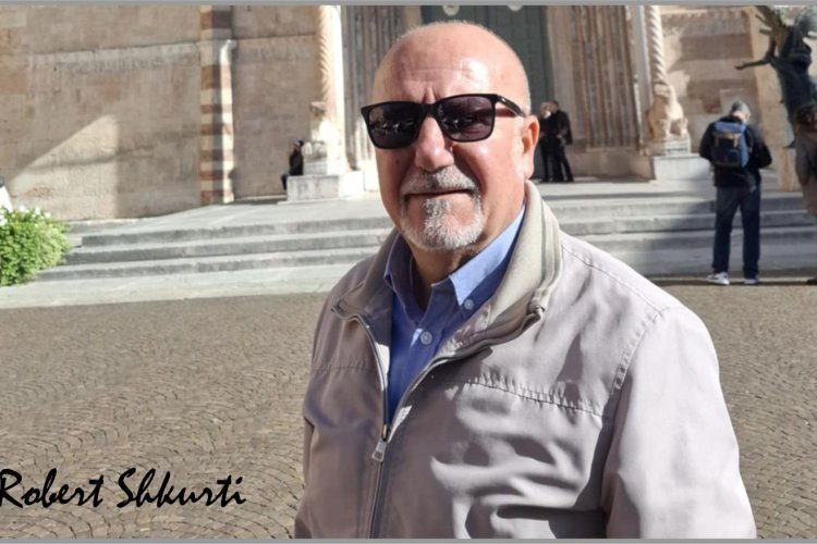 Robert Shkurti - Storia